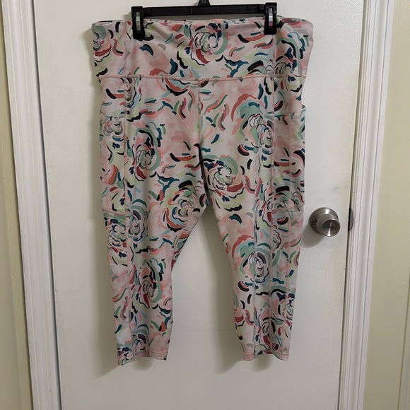 Athleta Pants - Athleta Ultimate Stash II Capri-2 XL